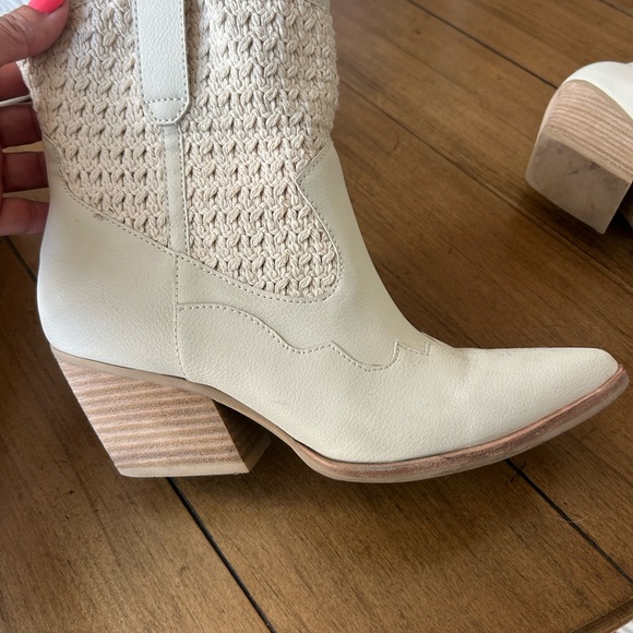 Dolce Vita Lagos Cream Western Bootie 6.5 - Picture 6 of 14